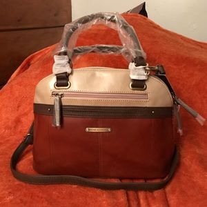 Stone Mountain Veronica Leather Crossbody Bag